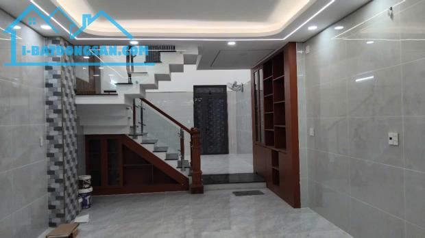 Bán nhà Bình Tân, đường Lê Đình Cân, 68m2, 4 lầu, hẻm xe hơi, nhà xịn giá tốt