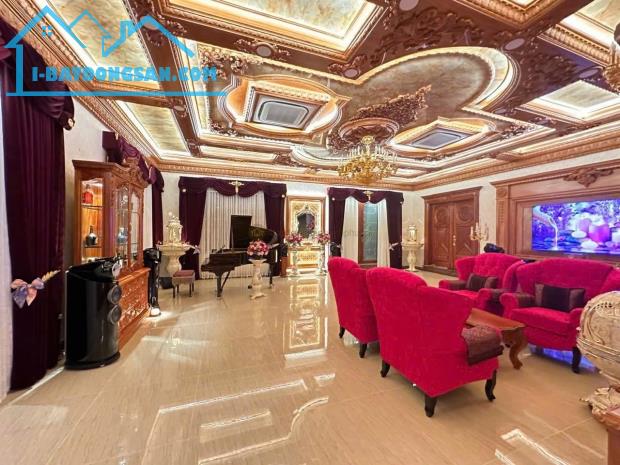 Biệt Thự Vip 4 Tầng 476m2(24mx20m) Nội Thất Cao Cấp-Đường Giang Văn Minh,Q2-Giá 135 Tỷ TL
