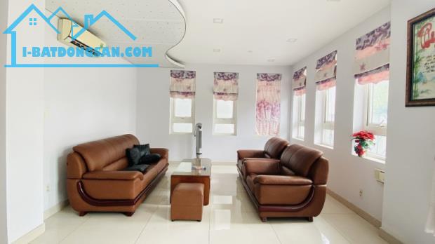 Gấp bán nhà 5 tầng, gần MT Trần Não, Thủ Đức, giá 35 tỷ, dt 158m2.