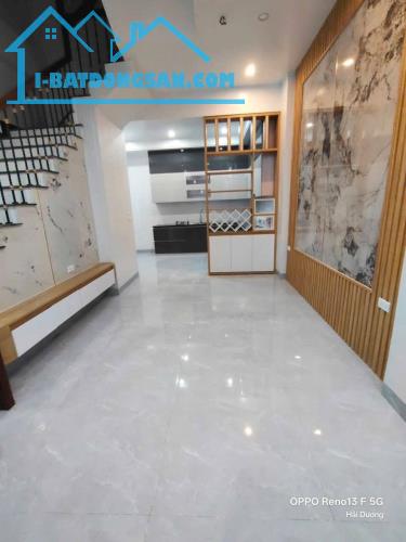 Bán 3 căn nhà 3 tầng ngõ 218 Vũ Hựu, ph Thanh Bình, TP HD, 45.3m2, 3 ngủ, 3vs, ngõ oto