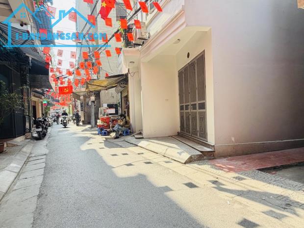 Siêu Phẩm Ngay Sát Vincom Bà Triệu 73M2 7T Thang Máy MT 5M Ở Kết Hợp Văn Phòng Đỉnh