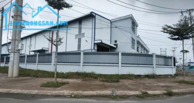 Bán kho xưởng 180 tỷ, 100x100m, mặt tiền đường số 3, KCN Tân Tạo, Bình Tân