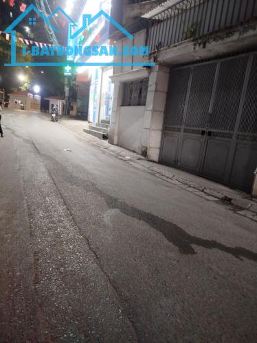 Bán nhà Hoàng Hoa Thám, Ba Đình 28m2, 4 tầng, MT 5m.