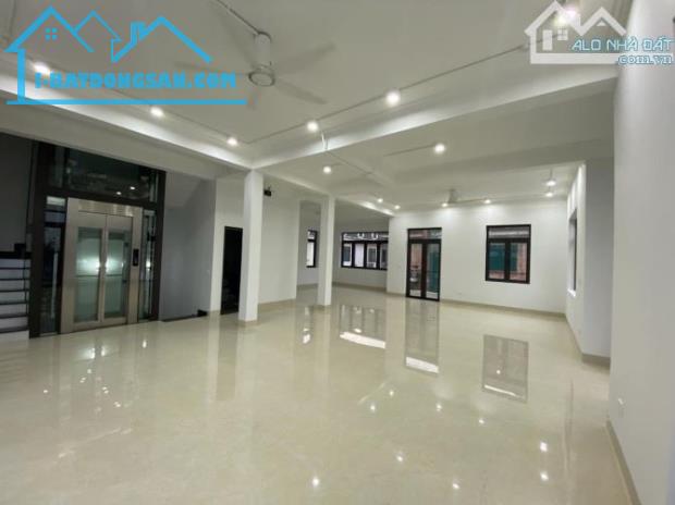 Biệt Thự Lô Góc Sa Đôi 3 mặt tiền,207m mt40m 4tầng thang máy,Kinh doanh,an sinh tuyệt vời