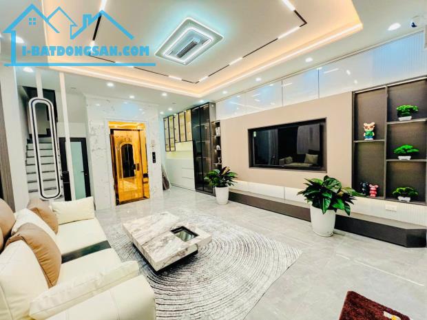 NHÀ LÒ ĐÚC – TRẦN KHÁT CHÂN, LÔ GÓC 6 TẦNG THANG MÁY, Ở ĐẲNG CẤP, GIỮ TIỀN AN TOÀN