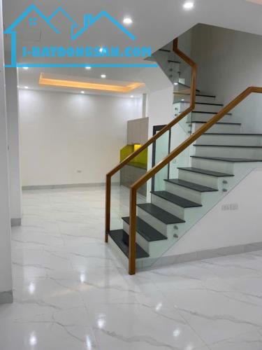BÁN NHÀ YÊN NGHĨA- HÀ ĐÔNG 🏠5 TẦNG 42m²🔥NỘI THẤT ĐẦY ĐỦ💰Chỉ 6 Tỷ 7🚗GẦN BXE YÊN NGHĨA