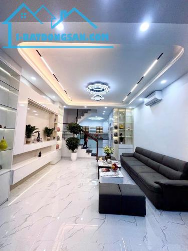 Tô Vĩnh Diện 50m mt4.6m 5t thang máy,ô tô qua nhà,dân trí cao,an sinh tuyệt vời