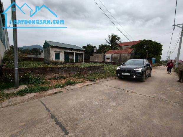 Đất Thái Lai, 490m2, mt15m, 8.35 tỷ, lô góc, nhà C4, xe bán tải, thông, Sóc Sơn.