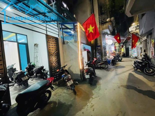 Trường Chinh, diện tích 48m 4tầng. MT 3.7m. Giá 15.5 tỷ Đống Đa