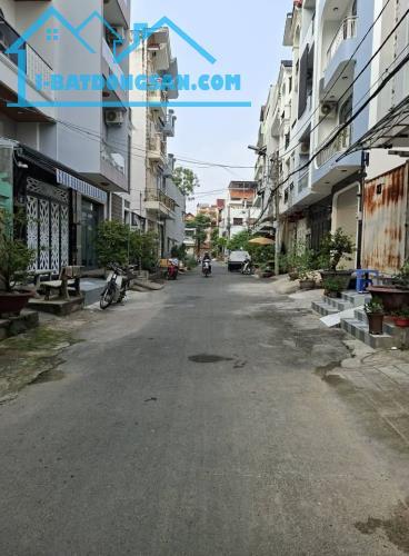 NHÀ HẺM NHỰA 10M THÔNG XE HƠI LŨY BÁN BÍCH SÁT MT 30M |4.3X18M 3 TẦNG ST GIÁ 9.2 TỶ