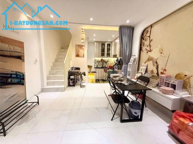Hiếm! Nhà Khu D2 P25 Bình Thạnh 3 tầng – Hẻm 3,5m thông – 4,98 tỷ