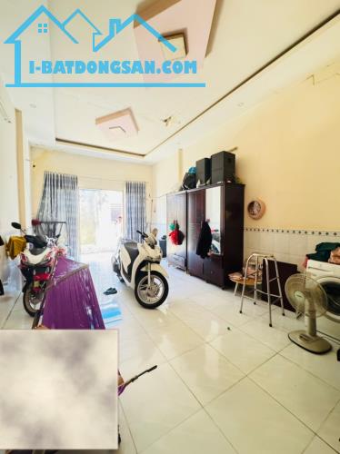 Bán gấp nhà gần MT Lê Lợi,Hóc Môn DTx68m2 .Giá Chỉ 2.7 tỷ (TL).