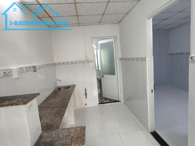 BÁN ĐẤT TẶNG NHÀ CẤP 4, Sổ Riêng, Thổ Cư. Hẻm Thông Có Dự án mở Đường