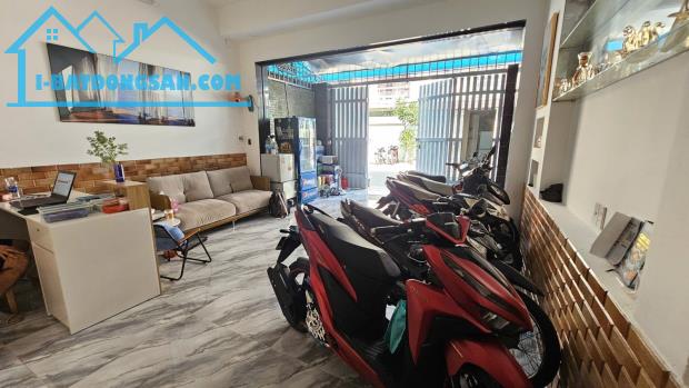 Bán gấp khách sạn Phan Anh – Tân Phú, hẻm 8m, 4 tầng, thu nhập 70tr/tháng, 11.x tỷ. Hiếm