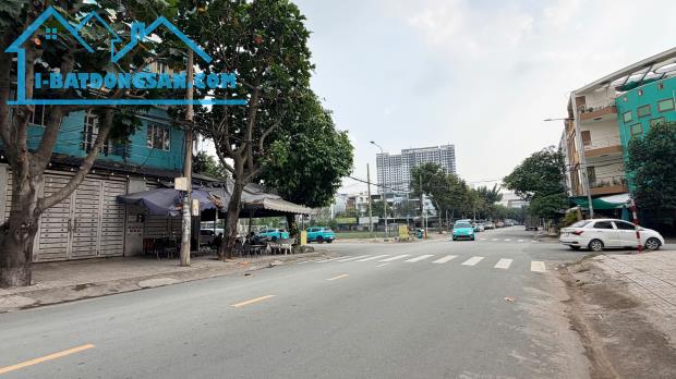 Bán đất 16.2 tỷ, 5x20m, mặt tiền đường số 32, phường bình trị đông B , quận Bình Tân