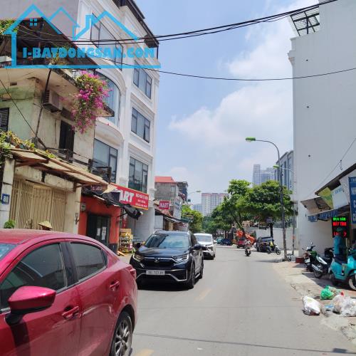 Bán nhà Bà Triệu lô góc 50m mt4.7m 5t, trước nhà rộng,ngõ nông,vài bước ra phố an sinh