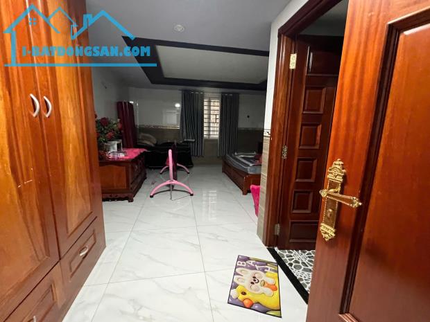 Bán nhà 18.8 tỷ 5x20m, 4 tầng, mặt tiền đường số 32, Phường bình trị đông B