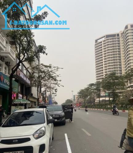 BÁN TOÀ VĂN PHÒNG NGUYỄN HOÀNG 120M 10 TẦNG THANG MÁY 68 TỶ