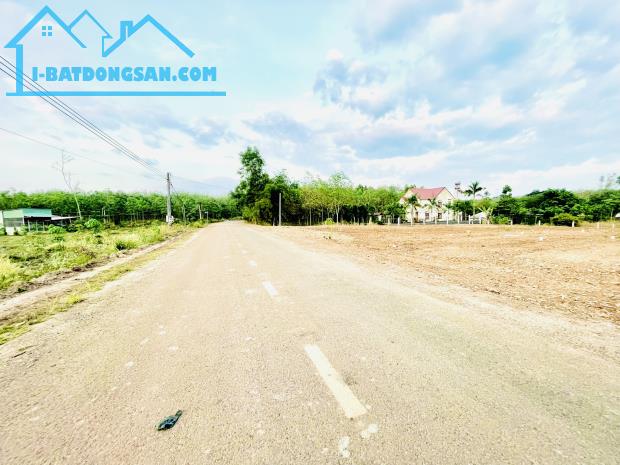 SANG LẠI NỀN ĐẤT (10X50=500M2) THỔ CƯ SHR MT ĐƯỜNG NHỰA DÂN ĐÔNG CẠNH CHỢ GIÁ 720 TRIỆU