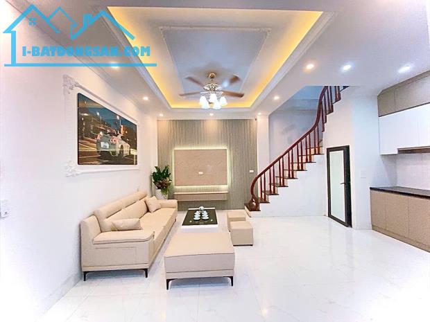 BÁN NHÀ SÁT BÀ TRIỆU- HÀ ĐÔNG🔥32m² x 5 tầng🚗 Ô TÔ 💎 GẦN QUẬN UỶ- SIÊU THỊ MELINH PLAZA