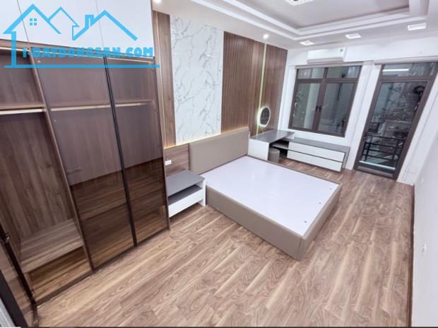 Nhà 68 Cầu Giấy 33m - 9,5đ, MUA ĐỂ Ở ĐẲNG CẤP, gần ô tô, khu phân lô.