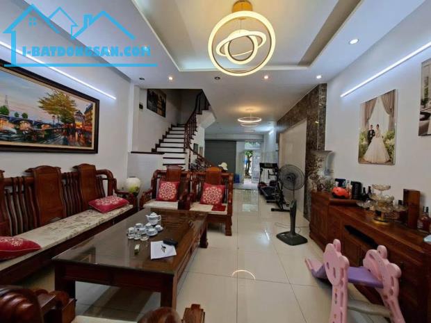 KỸ SƯ HOÁ BÁN NHÀ 83M2*5T THỊNH LIỆT, 6 PHÒNG NGỦ, NGÕ Ô TÔ