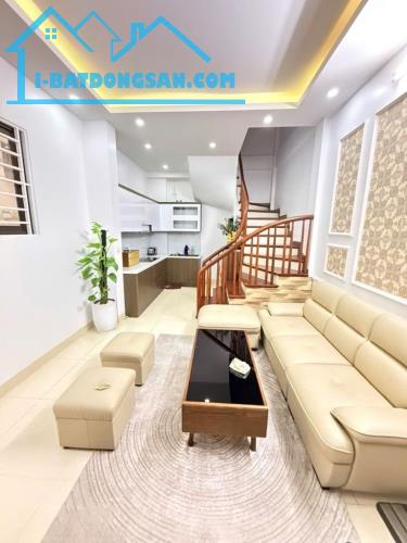 PHÁO ĐÀI LÁNG-NHÀ ĐẸP-LÔ GÓC-MẶT NGÕ SÁNG THOÁNG DT31m-5 TẦNG-MT4.2m giá chỉ 9.5TỶ