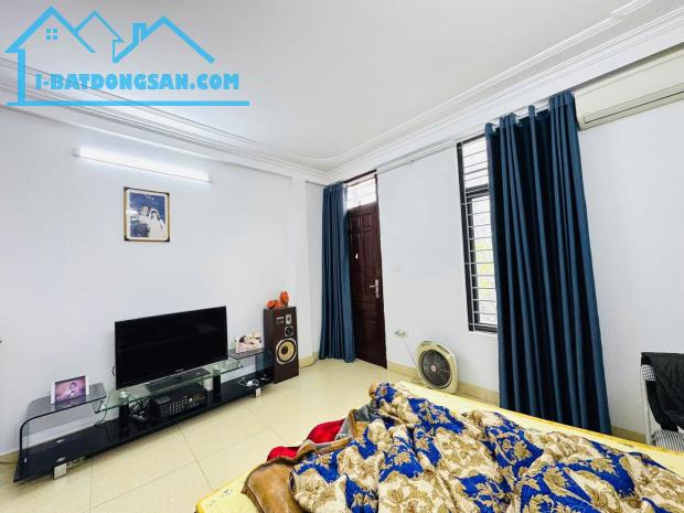 NHÀ PHỐ MINH KHAI, ÔTÔ TRÁNH, NGÕ THẲNG TẮP, 40M RA MẶT PHỐ 50M² 4T, MT 4.6M GIÁ 17.8 TỶ