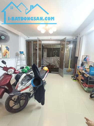 Nhà phố rẻ 4 x 12m 1 trệt 3 lầu Dương Bá Trạc Q8 TP.HCM