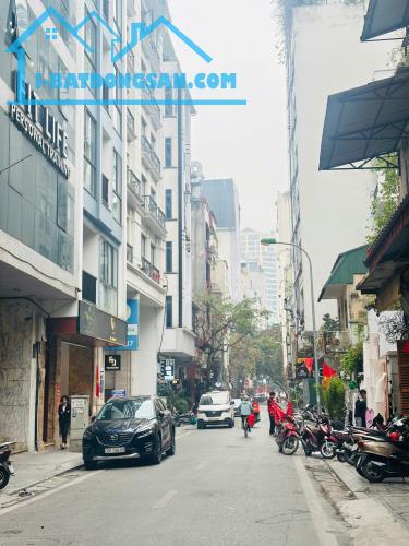 SIÊU HIẾM! Mặt phố Bùi Thị Xuân – gần ngã tư Trần Nhân Tông Vỉa Hè, 30M², 4T, Giá 24 Tỷ
