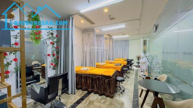 Sàn TTTM-Usilk-Hơn 500m-Trung Tâm Quận-Dòng tiền 200tr/Tháng-Đông Dân Cư-Sổ Lâu Dài-Chủ Bá