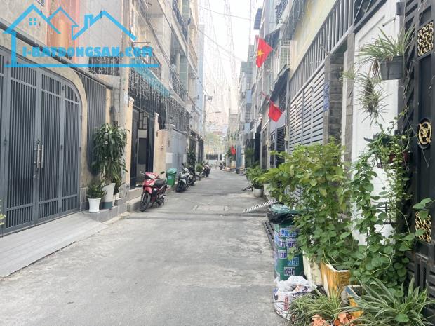 HẺM NHỰA XE TẢI VI VU NGANG HIẾM 5,5m GẦN UBP HIỆP BÌNH 4 TẦNG 55m2 CHỈ 6,5 TỶ.