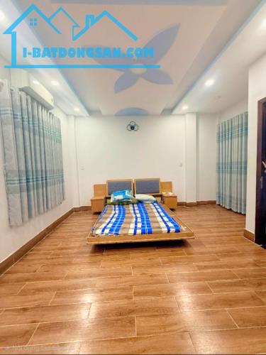 BÁN NHÀ ĐẸP SÁT TÂ.N KỲ TÂN QUÝ - HẺM XE HƠI - 6PN - ( 5X20M )