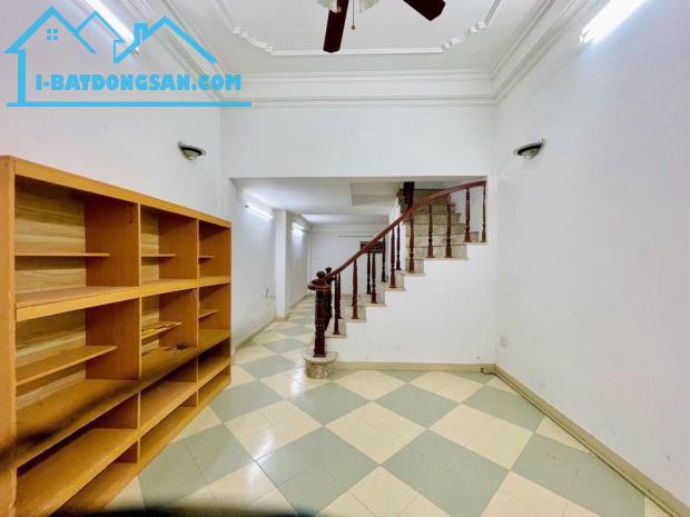 Bán Nhà Cầu Giấy Trung Tâm 50m², 4 Tầng, Giá Tốt 12,5 Tỷ