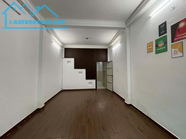 SÁT BÊN RẠCH XUYÊN TÂM – 2 MẶT HẺM – Ô TÔ TRÁNH – 10,5 TỶ
