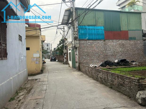 Bán đất cực đẹp làng An Duyên ( Làng Mui ) ô tô đỗ vào nhà Tô Hiệu