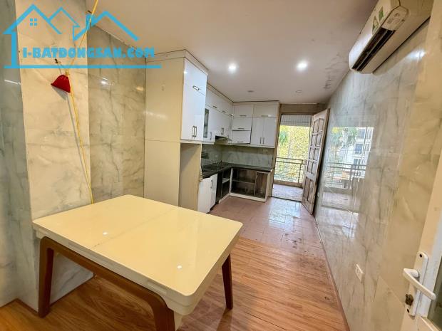 Bán nhà đầu ngõ Hoàng Hoa Thám, giá 8.7 tỷ, 47m2x3T, ẢNH THẬT