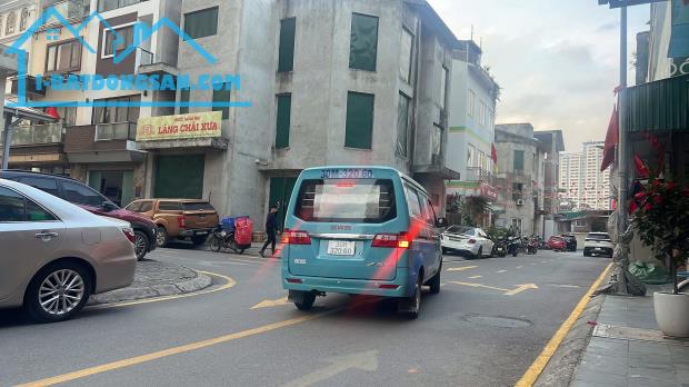 Thịnh Liệt, diện tích 98.2m, 4tầng . MT 4m. Giá 26.5tỷ Hoàng Mai