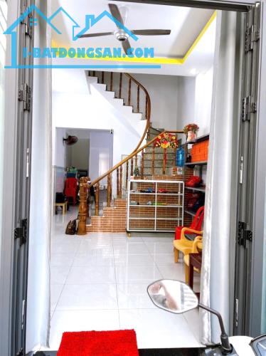 NHÀ ĐẸP 2 TẦNG BTCT GẦN NGÃ 4 GÒ DẦU - TÂN SƠN NHÌ- 58M2 (4x14.5)- HẺM XE HƠI. CHỈ 6 TỶ XX