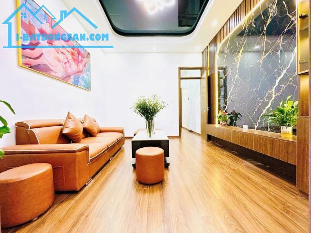 Nhà hiếm Xuân Đỉnh –gần trường cấp 1,2,3 Xuân Đỉnh –gần phố 42M 5tầng 9.7 TỶ