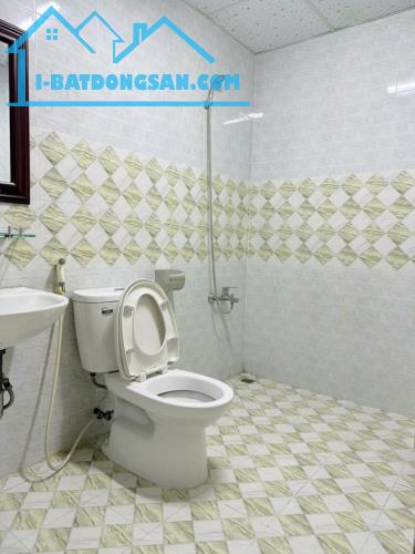 Bán Biệt Thự MT Đường Số 28- Khu Tên Lửa- Bình Tân. DT: 10 x18,5 ( 3 tầng). Giá: 25,5 tỷ