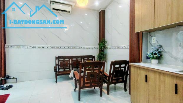 NHÀ ĐẸP HUỲNH VĂN BÁNH – PHÚ NHUẬN – GIÁ 2.X TỶ