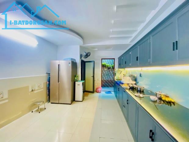 SIÊU PHẨM 4 TẦNG BỜ BAO TÂN THẮNG NGAY AEON TP - XE HƠI VÀO NHÀ- 72M2 (4x18). CHỈ 9 TỶ