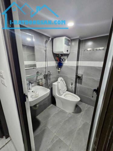 BÁN TÒA CHDV TRẦN THÁI TÔNG 160M2 - 7 TẦNG THANG MÁY - DÒNG TIỀN KHỦNG - 35.5 TỶ.
