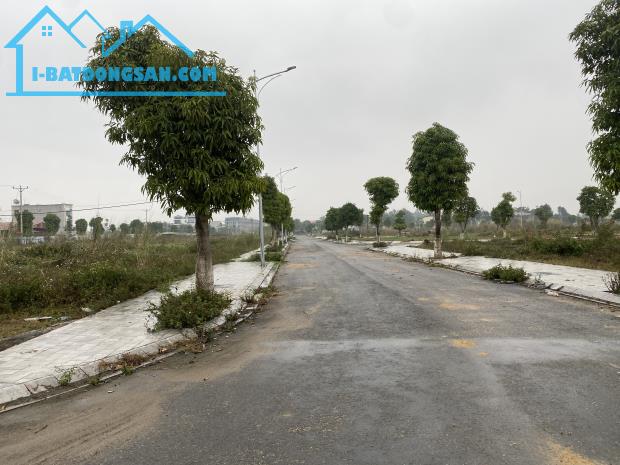 🏡 "Sống Xanh Tại Tâm Điểm Phường Âu Cơ -Phú,100m² View Hồ, Tiện Ích Đầy Đủ Trong Tầm Tay"