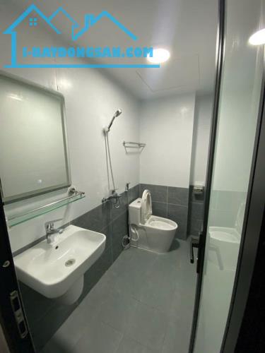 BÁN TÒA CHDV PHỐ QUAN HOA 225M2 - 7 TẦNG THANG MÁY - DOANH THU KHỦNG - SỔ ĐỎ CHÍNH CHỦ