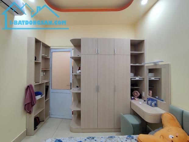 Bán gấp nhà mới 4 tầng HXH Lạc Long Quân Q.11, đủ công năng, đủ tiện ích xung quanh, 4.5 T