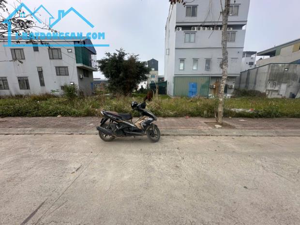ĐẤT ĐẤU GIÁ RẶNG SẮN, DÂN HÒA , NGAY NGÃ TƯ VÁC, THANH OAI 67M2 GIÁ CHỈ 5,3 TỶ
