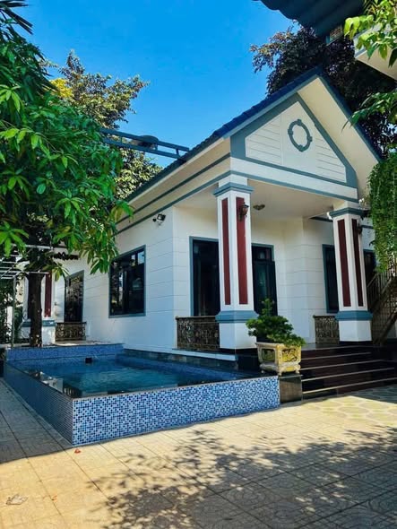 Gần Bãi Tắm Thủy Tiên