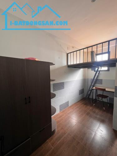 CHDV Đình Phong Phú – 5 tầng, 18 phòng – Thu nhập 80tr/tháng